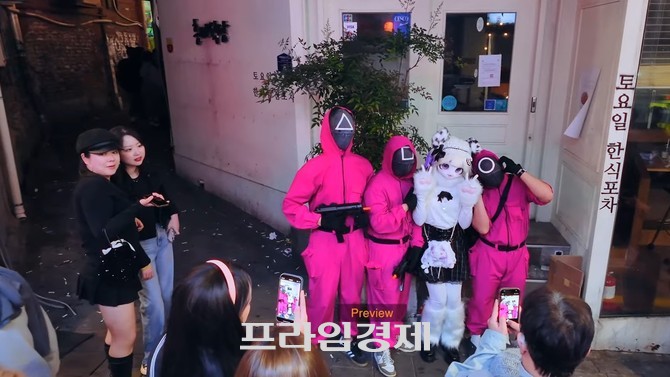 헬로윈 축제가 절정에 달한 지난 31일 밤 이태원 모습. ⓒ 프라임경제