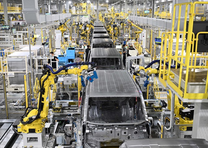 화성 EVO Plant East 차체 용접 생산 라인 모습. ⓒ 기아