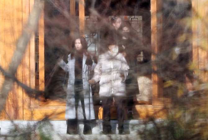 19일 오전 경기도 용인시 호암미술관 인근 선영에서 열린 호암 이병철 삼성 창업회장 38주기 추도식에 홍라희 삼성미술관 리움 명예관장, 이부진 호텔신라 사장, 이서현 삼성물산 사장이 참석해 있다. ⓒ 연합뉴스