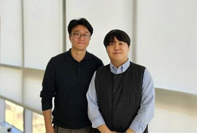 전용현 비임상시험부장과 이재언 신약평가팀장. ⓒ 케이메디허브