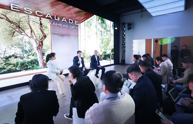 캐딜락이 에스컬레이드 IQ를 출시한 가운데 Q&A가 진행되고 있는 모습. ⓒ 캐딜락코리아