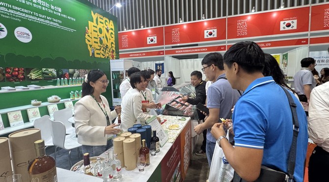 해외시장 개척사업 홍보관 운영 모습. ⓒ 예산군