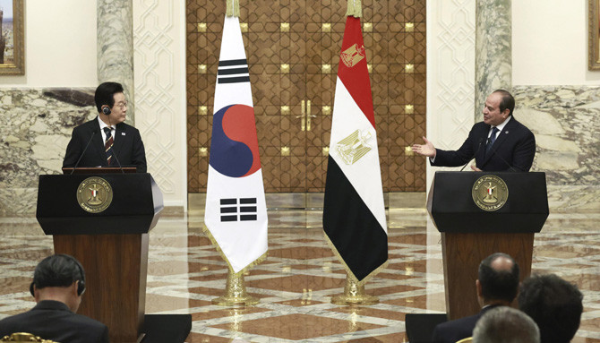 이 대통령은 20일(현지시간) 알시시 이집트 대통령과 정상회담 후 공동 언론발표를 했다. ⓒ 연합뉴스