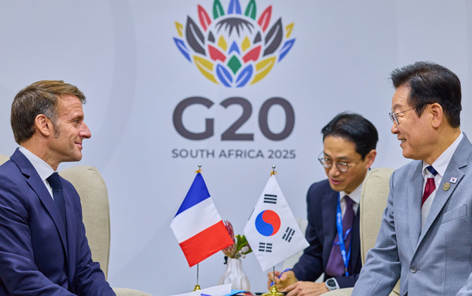 이 대통령은 G20 정상회의 계기 남아프리카공화국 요하네스버그 엑스포센터에서 한-프랑스 정상회담을 가졌다. ⓒ 연합뉴스