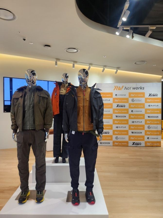 아에르웍스(AER Works)가 27일 AK플라자 금정점에서 브랜드 론칭 행사를 열고 '워크웨어 플랫폼 시대'의 개막을 선언했다. = 추민선 기자