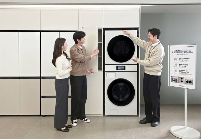 삼성전자가 고객에 새롭게 구매하거나 보유한 가전에 맞춰 기존 가구장 철거부터 시공, 제품 설치까지 한번에 제공하는 '삼성 인테리어핏 설치서비스'를 운영한다. ⓒ 삼성전자