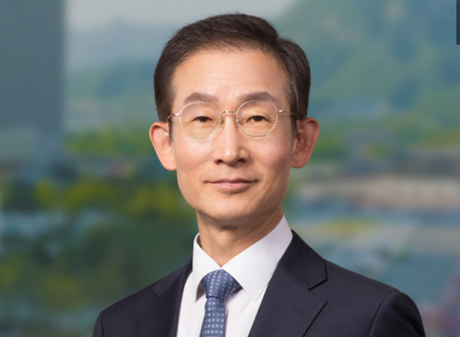 이 대통령은 감사원장 후보자에 △국가경찰위원회 위원장 △환경운동연합 공동대표 △민주사회를위한변호사모임 회장 등을 역임한 김호철 변호사를 지목했다. ⓒ 대통령실