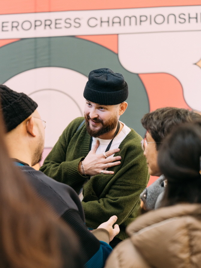 WAC의 크리에이티브 디렉터 그랜트 갬블. = 추민선 기자