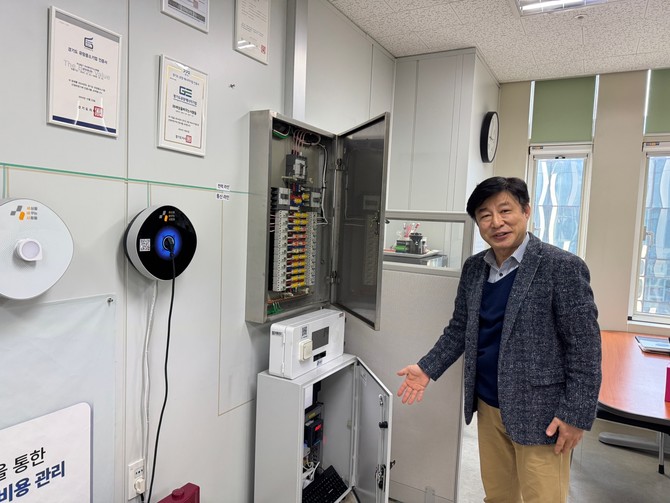 지난해 3월 김진우 세상을바꾸는사람들 대표가 경기도 안양시 본사 사옥에서 자사의 솔루션을 소개하고 있다. = 김우람 기자