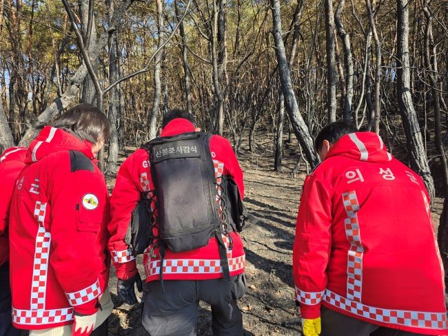 의성군은 산불의 정확한 발화 원인을 규명하기 위해 특별사법경찰을 중심으로 즉시 원인 조사에 착수했다. ⓒ 의성군