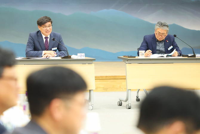 진병영 함양군수가 2027년 국도비 확보사업 발굴 보고회를 주재하고 있다. ⓒ 프라임경제