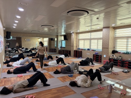 올해 첫 임산부 건강교실을 개최하고, '건강한 출산을 위한 산전요가' 프로그램을 운영했다. ⓒ 광양시