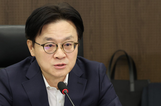 김정관 산업통상부 장관이 23일 서울 중구 대한상공회의소에서 열린 미국 국제비상경제권한법(IEEPA) 판결 관련 민관합동 대책회의에서 발언을 하고 있다. ⓒ 연합뉴스