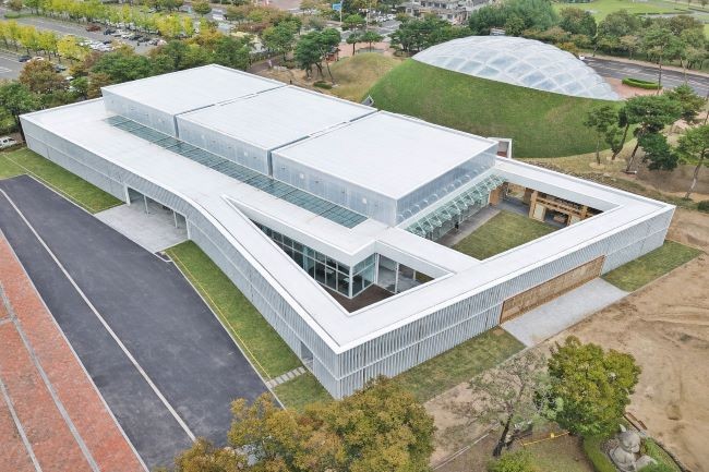 경주시 보문관광단지 엑스포공원 내 경제전시장을 리모델링해 조성 예정인 'APEC 정상회의장 기념관' 전경. ⓒ 경주시