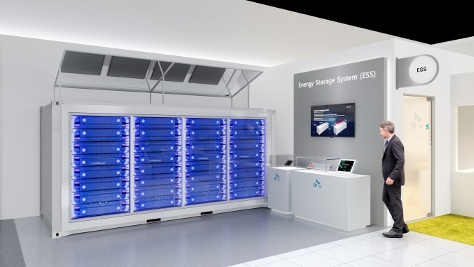 SK온 '인터배터리 2026' 전시관 내 ESS 제품. ⓒ SK온