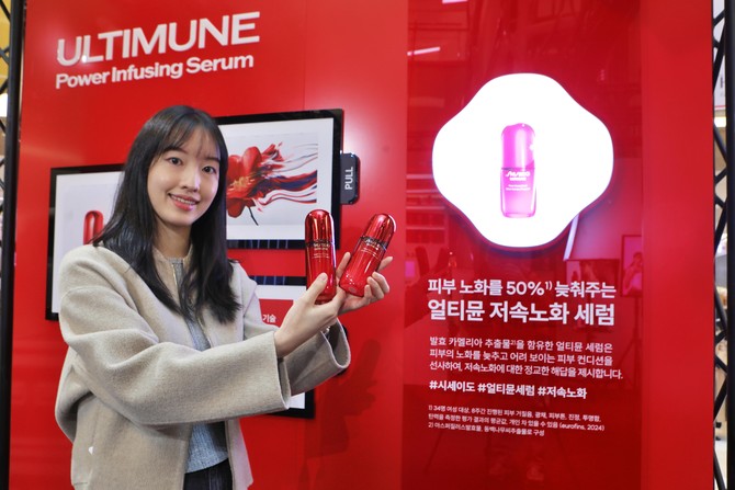 롯데백화점 잠실점 에비뉴엘 지하1층 더크라운에서 진행 중인 '얼티뮨' 팝업스토어. ⓒ 롯데백화점