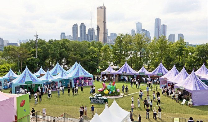 CJ올리브영이 지난해 5월 노들섬에서 개최한 '2025 올리브영 페스타' 현장 스케치. ⓒ CJ올리브영