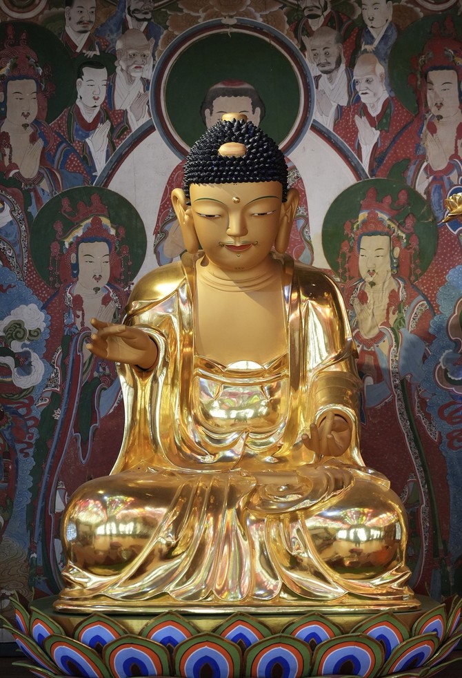 충남도 유형문화유산으로 지정된 서산 부석사 목조여래좌상 모습. ⓒ 서산시