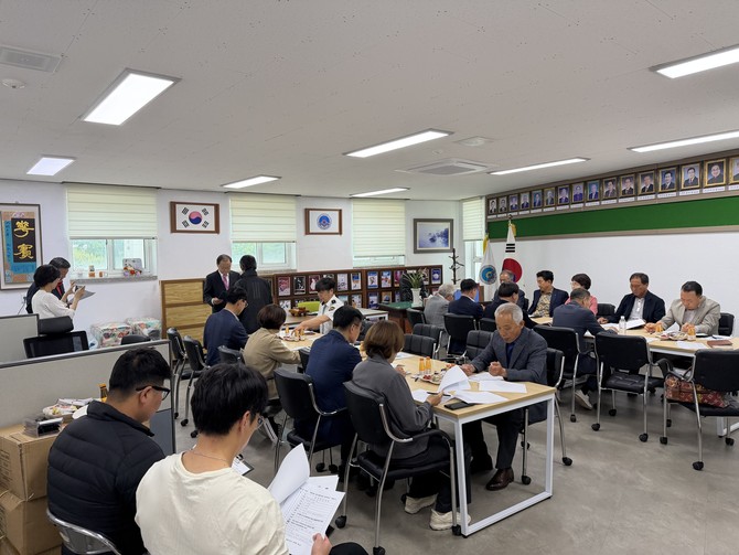 합천군 대야문화제전위원회가 제1차 대야문화제 집행위원회를 개최회 제37회 군민의날·제45회 군민체육대회·제42회 대야문화제 행사를 위한 회의를 하고 있다. ⓒ 합천군