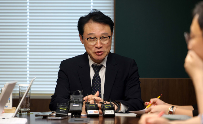 이 수석은 1년 전 청와대에 들어와쓸 때를 언급하며 "기자실로 보면 출입처 기자단 규칙·규약 같은 것들도 있어야 하는데 그런 것도 없었다"고 했다. ⓒ 뉴스핌·이투데이 공동제공