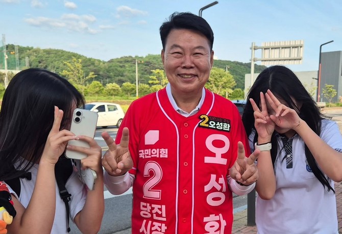 오성환 당진시장 후보가 학교폭력 예방부터 피해 학생 치유와 회복, 재발 방지까지 종합대책을 제시하며 교육 분야 공약을 발표했다. ⓒ 선거 캠프