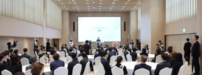 유한양행은 지난 20일 서울 동작구 대방동에 위치한 '윌로우하우스(Willow House)'에서 창립 100주년 기념식을 개최했다. © 유한양행