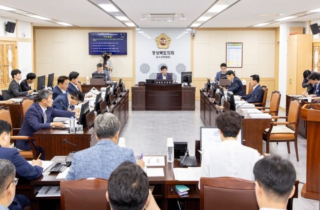 농수산위원회의 소관 부서 2026년도 제1회 추가경정예산안 심사 모습. ⓒ 경북도의회