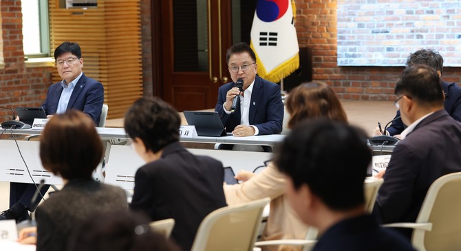 김영환 지사는 22일 충북도청 대회의실에서 확대간부회의를 주재하며, "충북도지사로 보낸 지난 4년은 제 인생에서 매우 뜻깊고 소중한 시간이었다"고 밝혔다. ⓒ 프라임경제