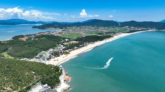 완도 신지 명사십리 해수욕장 전경. ⓒ 완도군