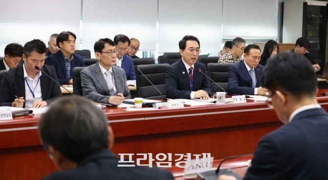 박수현 충남도지사가 14일 도청 중회의실에서 개최한 민선 9기 첫 실국원장회의에서 모두발언을 하고 있다. ⓒ 프라임경제