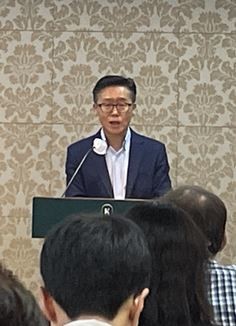 송영숙 한미약품그룹 회장 일가의 법인카드 및 회사 자산 사적 유용 의혹을 제기한 김태호 전 큐어세라퓨틱스 대표. = 박선린 기자