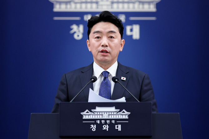강 실장은 10일 이재명 대통령이 주재한 '메가프로젝트 제2차 민관합동 점검회의' 후 춘추관에서 브리핑을 진행했다. ⓒ 연합뉴스