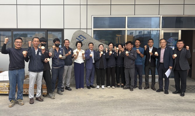쌀 아이스크림 전달 모습. ⓒ전남광주통합특별시