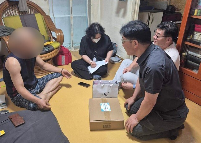 광주특별시 광산구 월곡1동은 주민들의 건강한 여름나기를 돕고 사회적 고립을 예방하기 위해 ‘쿨매트로∼ 잇는 시원한 여름나기’ 사업을 추진했다. Ⓒ 광산구