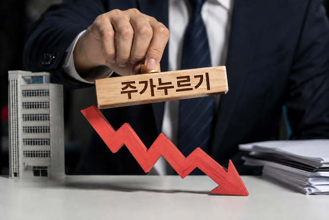 금융당국이 합병가액 산정 기준을 기존 시가 중심에서 기업의 자산·수익가치 등을 반영한 '공정가액' 방식으로 바꿔 이른바 '주가 누르기' 유인을 차단한다. ⓒ 챗GPT 생성 이미지