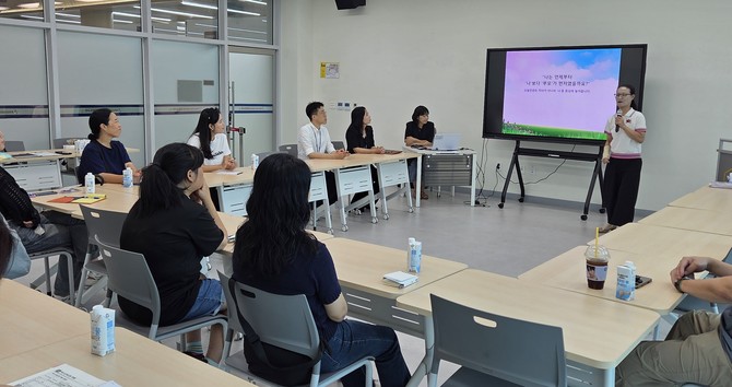 당진·논산계룡·홍성교육지원청에서 장애 학생 보호자를 대상으로 '쉼, 그리고 다시' 찾아가는 장애 학생 가족 지원 나눔자리를 진행하고 있다. ⓒ 충남교육청