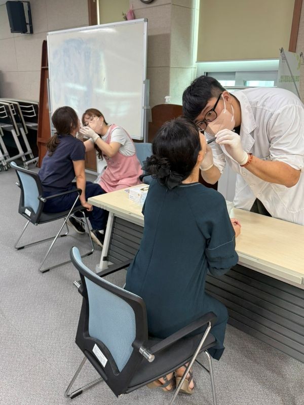 봉화군의 맞춤형 찾아가는 구강보건 진료 모습. ⓒ 봉화군