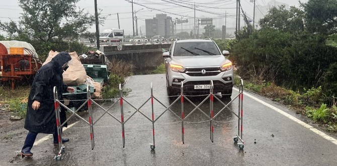 1일 서산시가 관내 지하통로를 통제하는 모습. ⓒ 서산시