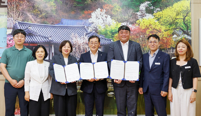 쏠비치 진도가 진도군, 보배야놀자와 '지역관광 활성화 및 상생협력을 위한 3자 업무협약'을 지난달 19일 체결했다. ⓒ 소노