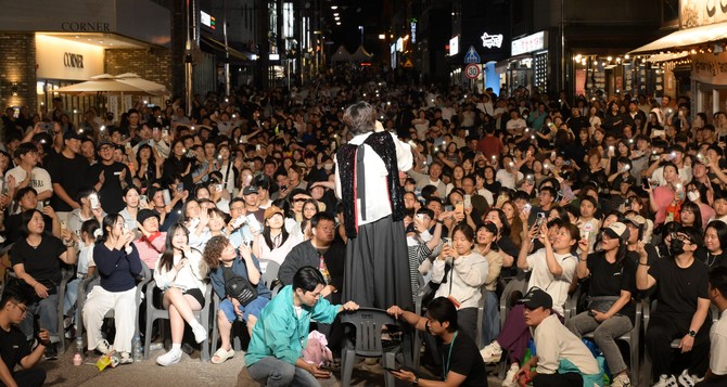 지난 19일 논산청년꿈키움광장과 건리단길 일원에서 청년센터 개소식과 '제2회 청청페스티벌'을 개최하고 있다. ⓒ 논산시
