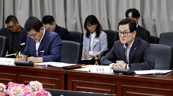 엄승용 보령시장은 22일 서울 한강홍수통제소에서 열린 '탄소중립 선도도시 간담회'에 참석해 에너지 전환 지원 요청하고 있다. ⓒ 보령시