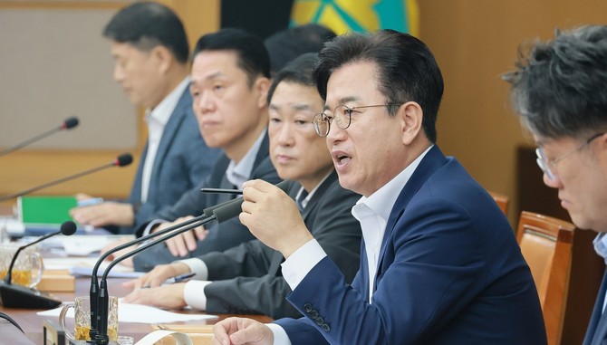 허태정 시장이 28일 주간업무회의를 주재하고 있다. ⓒ 대전시