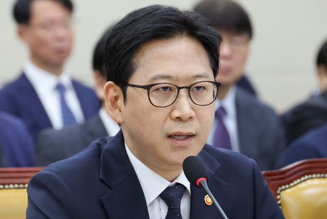 배경훈 부총리 겸 과학기술정보통신부 장관이 6일 국회에서 열린 과학기술정보방송통신위원회 국정감사에서 의원 질의에 답하고 있다. ⓒ 연합뉴스