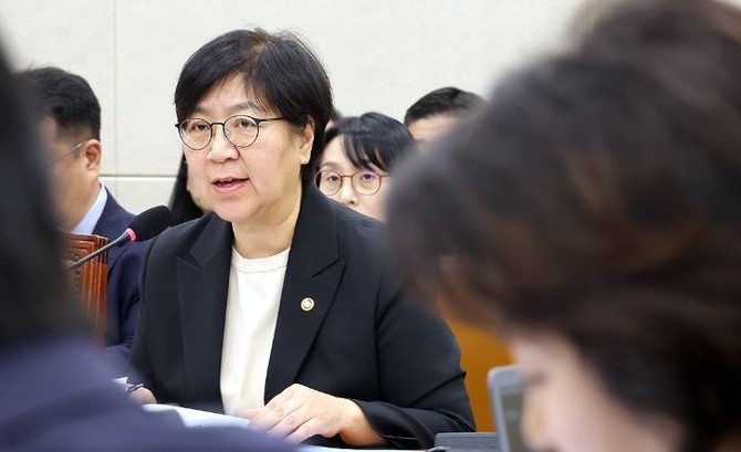 7일 국회에서 열린 보건복지위원회 국정감사에서 답하고 있는 정은경 보건복지부 장관. © 연합뉴스