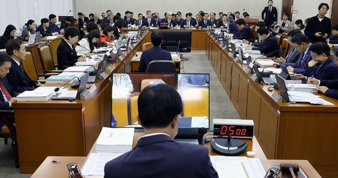 8일 국회 보건복지위원회에서 국정감사가 진행되고 있다. © 연합뉴스
