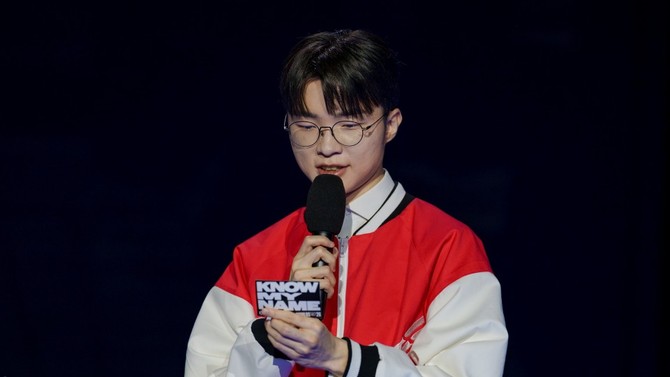 페이커 이상혁 선수가 뮤직비디오 상영회에서 팬들과 소통하고 있다. ⓒ 라이엇 게임즈