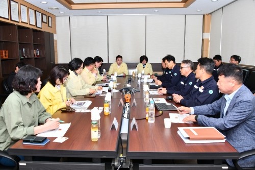 여수시의회 환경복지위원회는 14일 비를라카본코리아㈜를 방문해 최근 발생한 부생가스 누출 사고와 관련한 대응체계 및 재발 방지 방안을 점검했다. ⓒ 여수시의회