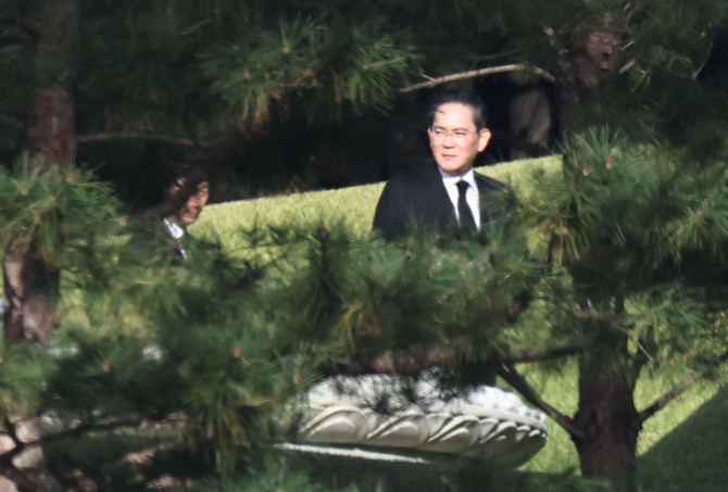 이재용 삼성전자 회장이 23일 경기도 수원 선영에서 열린 고 이건희 삼성그룹 회장 6주기 추도식에 참석해 있다. ⓒ 삼성전자