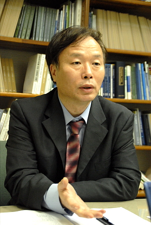  중장년일자리희망센터는 구직자 경력상담, 이력서&middot;면접 컨설팅, 창업정보교실, 재취업전략교육, 취업알선 등 올인원 재취업지원을 하고 있다. = 이지숙 기자