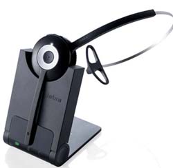  &lsquo;JABRA PRO 925은 2014년에 선보일 신제품으로 간단하고 실용적인 데스크폰 연결용 무선헤드셋이다. 특징으로 가볍고 편안한 착용감, 잡음제거 마이크를 통한 주변 소음제거, 손쉬운 설치 간단한 사용법 그리고 관리가 용이하다는 특징을 가지고 있다. ⓒ자브라